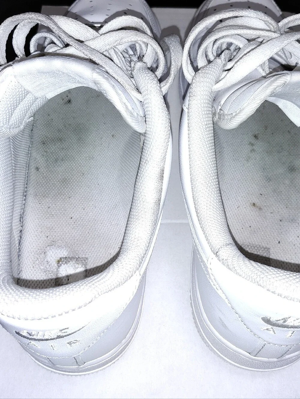 Nike White Men’s Low-Top Sneakers